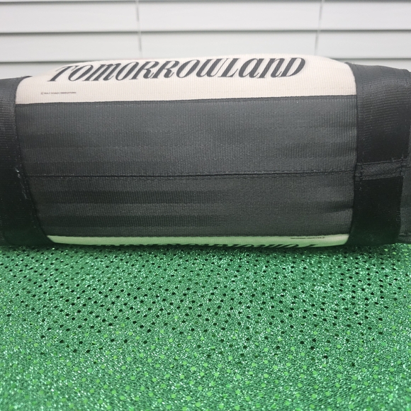 Harveys Autopia Tote in Black and Red - Picture 5 of 9